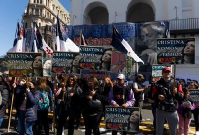 Ataque a Cristina Kirchner mexe com a j polarizada poltica argentina