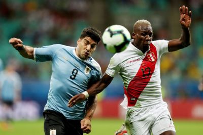 Peru surpreende, elimina Uruguai nos pnaltis e vai s semifinais