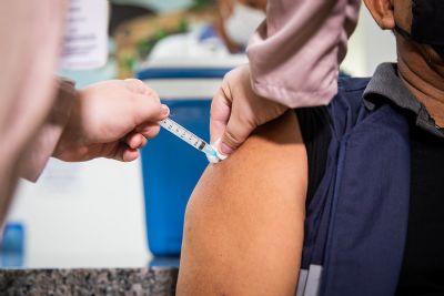 Em 5 dias, Cuiab aplica 3,7 mil doses de vacinas e atinge 18% do grupo 1