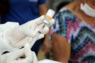 Justia determina abertura de 10 novos locais de vacinao em Cuiab