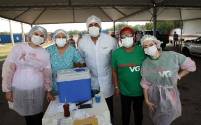 VG vacina 2,5 mil pessoas no domingo e anuncia mais um Corujo da Vacinao