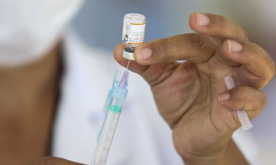 MT recebe 65.960 doses de vacina