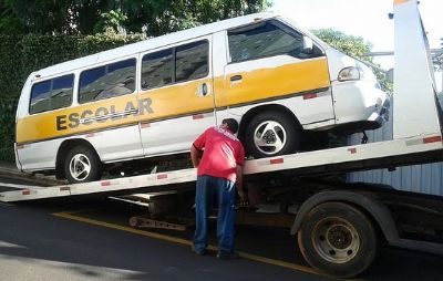 Semob alerta que cerca de 80 vans fazem transporte escolar irregular em Cuiab