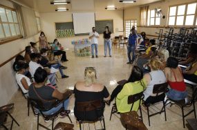 Mulheres venezuelanas participam de palestra sobre combate  violncia domstica