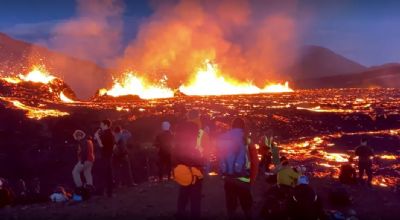 Turistas fazem piquenique em vulco em erupo na Islndia