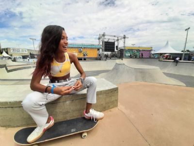 Rayssa Leal quer disputar Olimpadas de Paris 2024 no skate park e no street