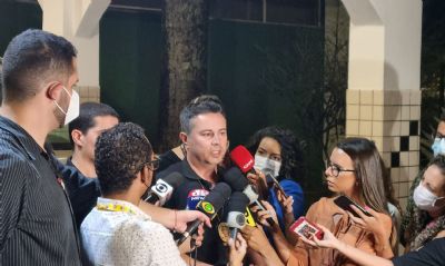 Polcia prende suspeitos de esfaquear jornalista em Braslia