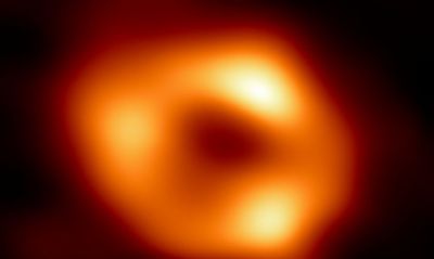 Astrnomos divulgam primeiras imagens de buraco negro da Via Lctea