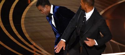 Will Smith d tapa na cara de Chris Rock, ao vivo, no Oscar 2022; veja o vdeo
