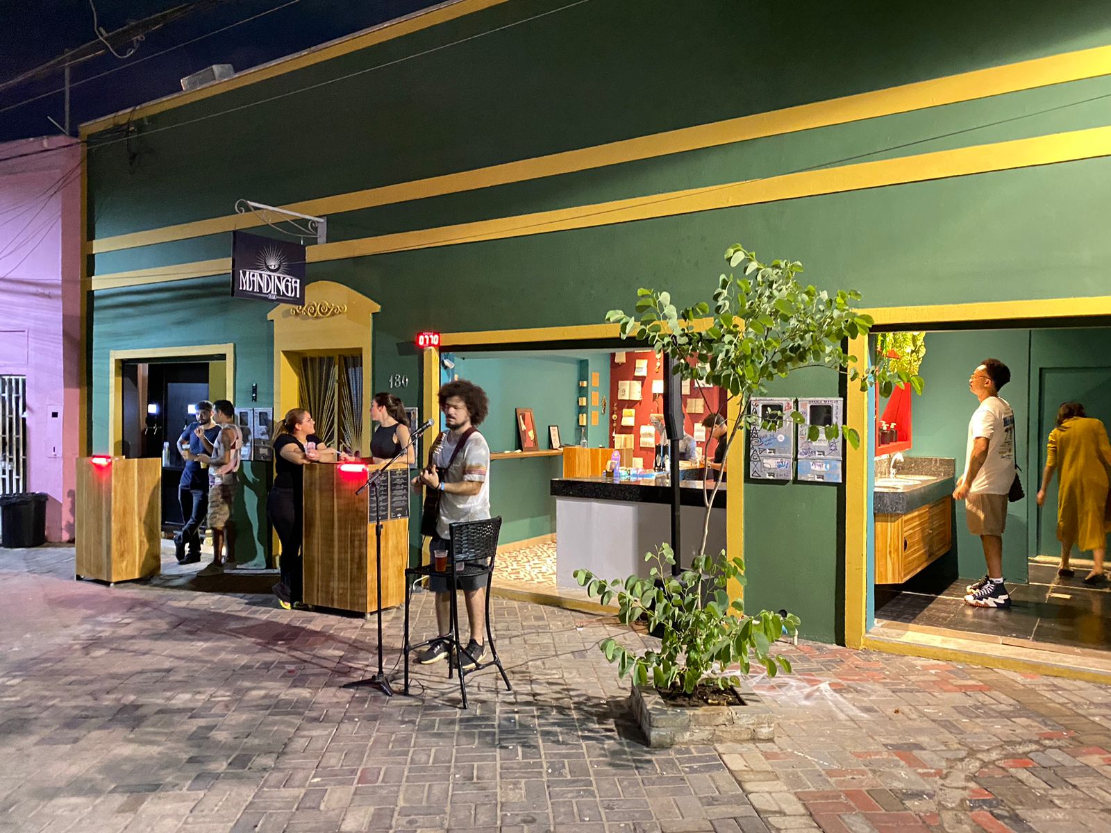 Conheça o bar que devolveu a vida ao calçadão de Cuiabá :: Leiagora, Playagora